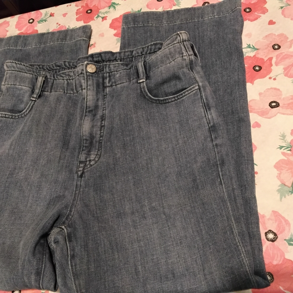 J.Crew Women’s size 29 or 8 cropped capri Ankle cut high rise jeans 30W 25L